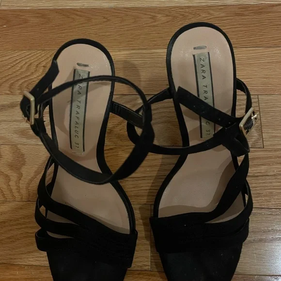 Heels - Picture 5 of 5